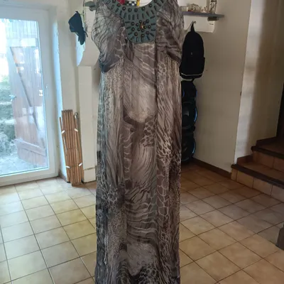 Robe longue a bretelles 